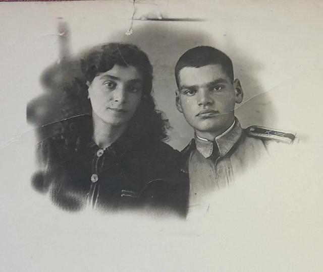 С мамой во время войны